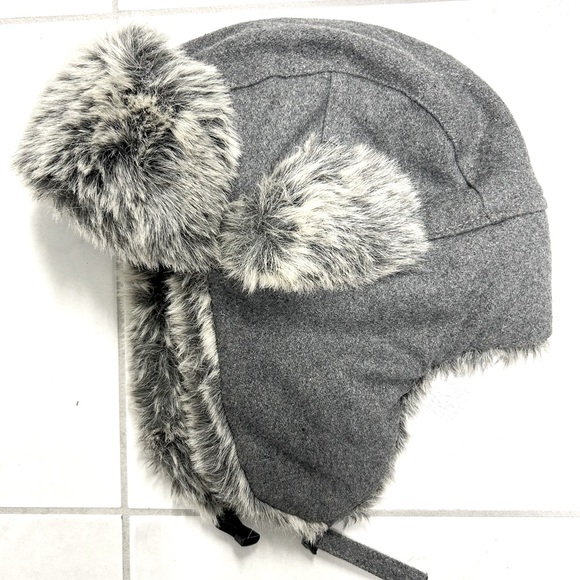 Boy’s Dark Grey Faux Fur Winter Trapper Hat Toque - Picture 1 of 11